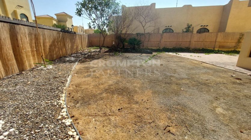 Вилла в Sas Al Nakheel, Абу-Даби, 4 спальни, 300 м2 / в год