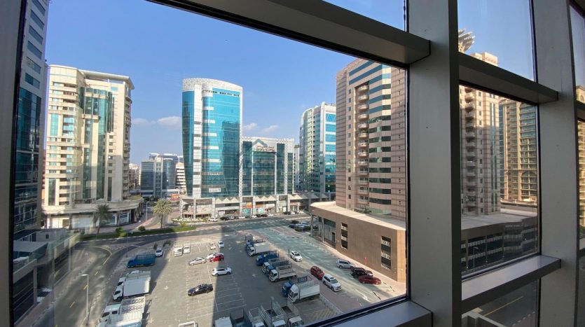 Office on Deira, Dubai, 5811 m2 / per month