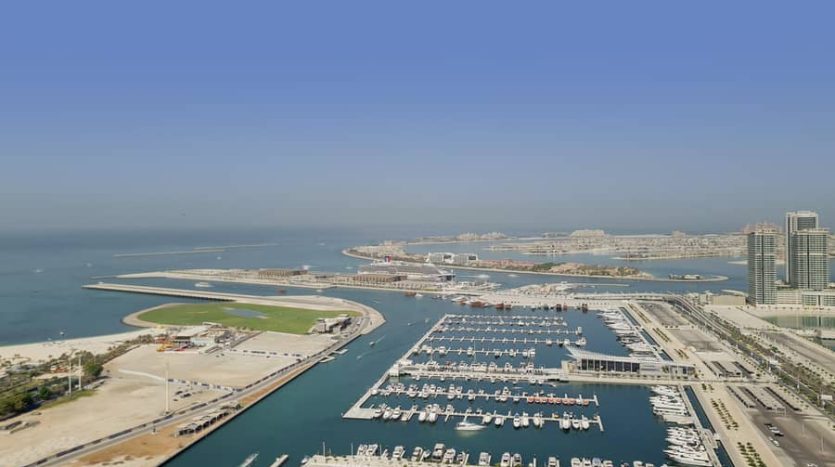 Apartment on Dubai Marina, 4 bedrooms, 270 m2 / per year