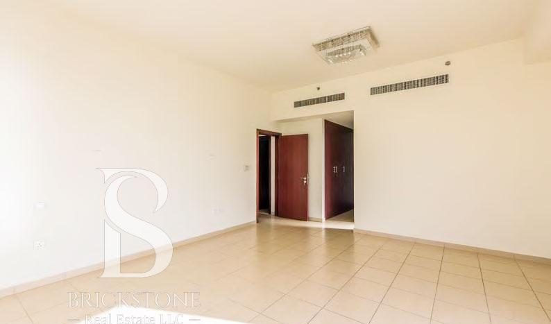 Apartment on Jumeirah Beach Residence, Dubai, 2 bedrooms, 119.8 m2 / per year