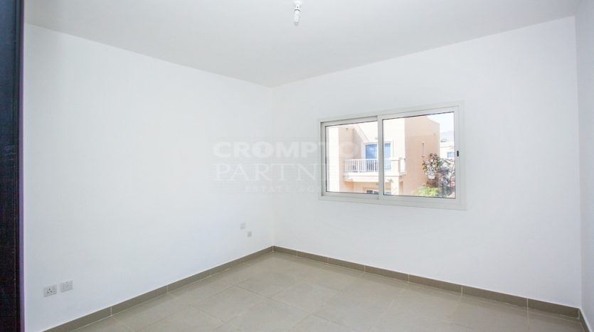 Villa on Al Reef, Abu-Dhabi, 5 bedrooms, 348.3 m2 / per year