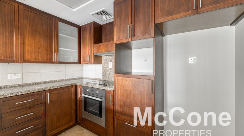Квартира в The Views, Дубай, 2 спальни, 122.17 м2 / в год