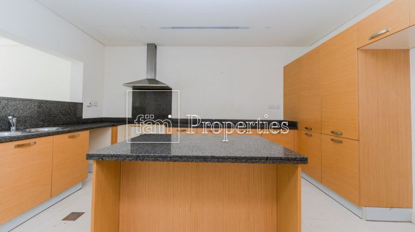 Townhouse on Al Furjan, Dubai, 3 bedrooms, 224 m2 / per year