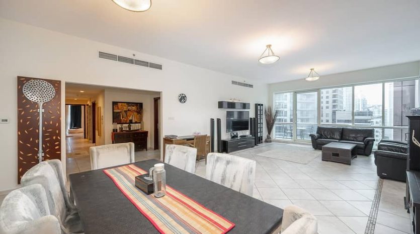 Apartment on Dubai Marina, 3 bedrooms, 266 m2 / per year