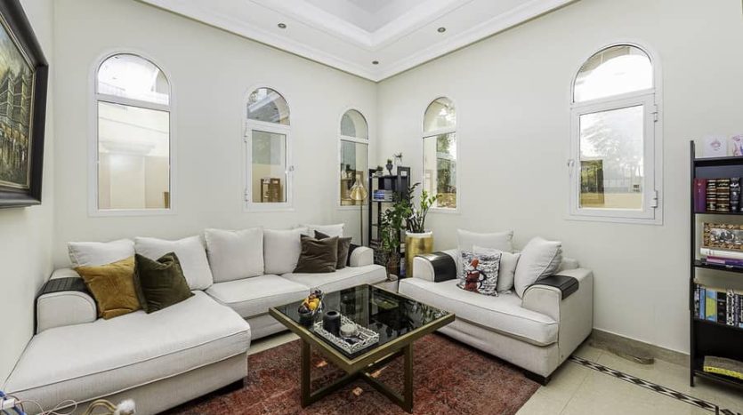 Villa on The Villa, Dubai, 5 bedrooms, 399 m2 / per year