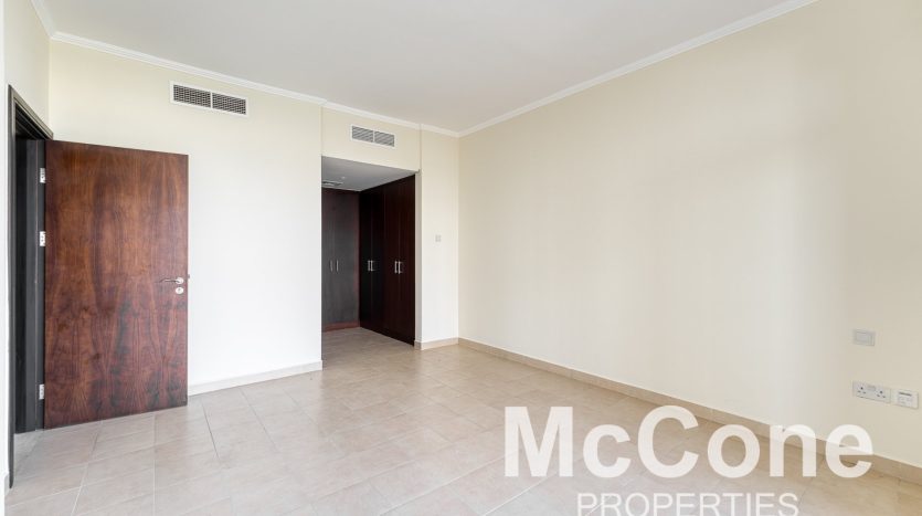 Квартира в The Views, Дубай, 2 спальни, 122.17 м2 / в год