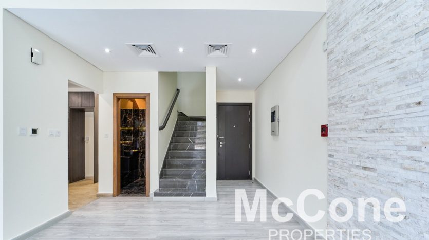 Villa on Mudon, Dubai, 3 bedrooms, 177.26 m2 / per year