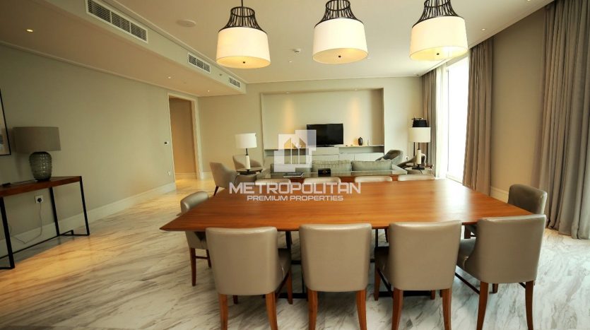 Apartment on Downtown Burj Dubai, 4 bedrooms, 261 m2 / per year