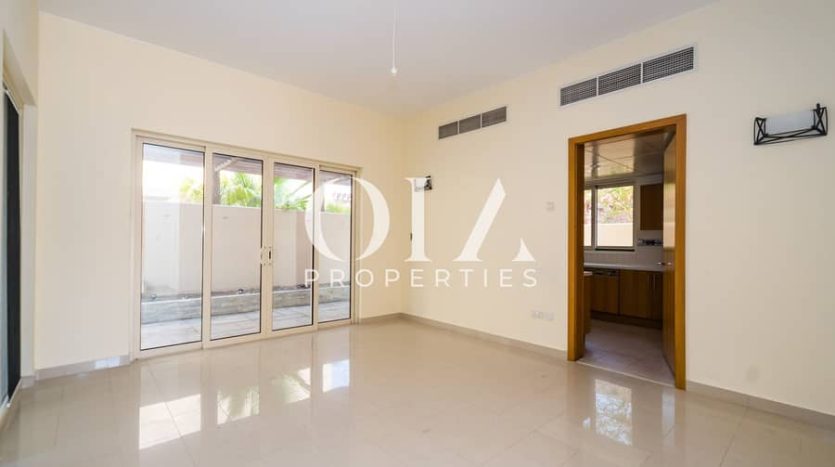 Вилла в Al Raha Gardens, Абу-Даби, 3 спальни, 301 м2 / в год