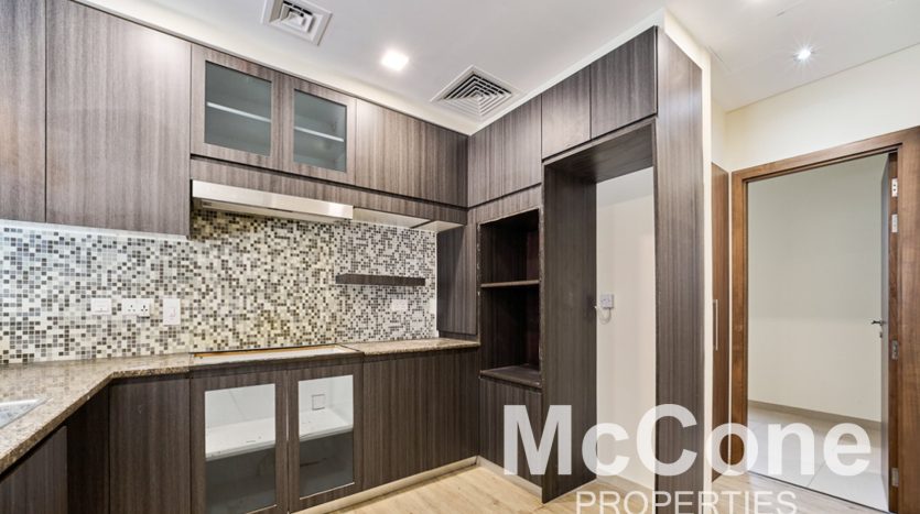 Villa on Mudon, Dubai, 3 bedrooms, 177.26 m2 / per year