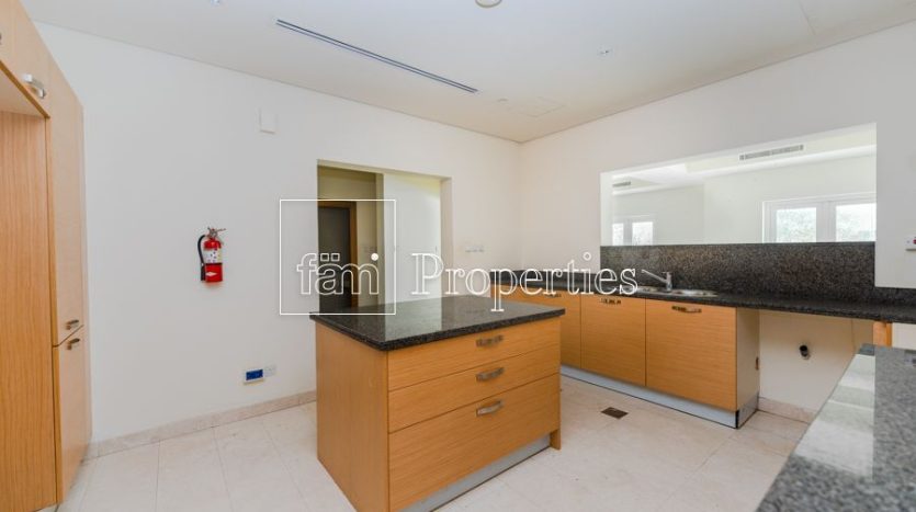 Townhouse on Al Furjan, Dubai, 3 bedrooms, 224 m2 / per year