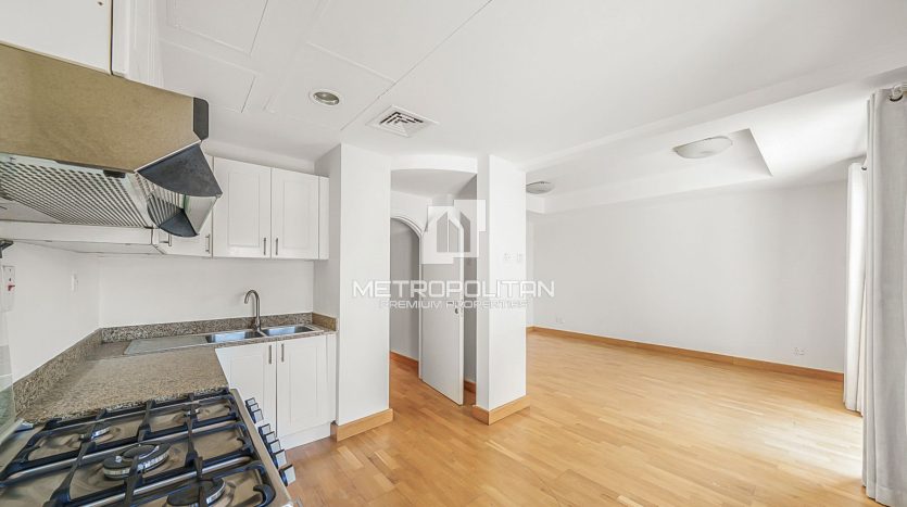 Villa on The Springs, Dubai, 2 bedrooms, 166 m2 / per year