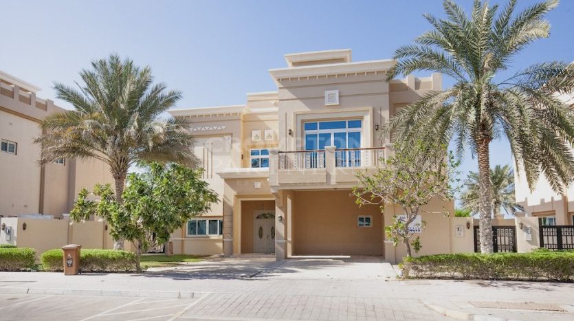 Вилла в Marina Village, Абу-Даби, 4 спальни, 562.1 м2 / в год