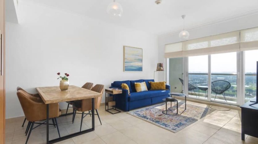 Apartment on The Views, Dubai, 1 bedroom, 76 m2 / per year