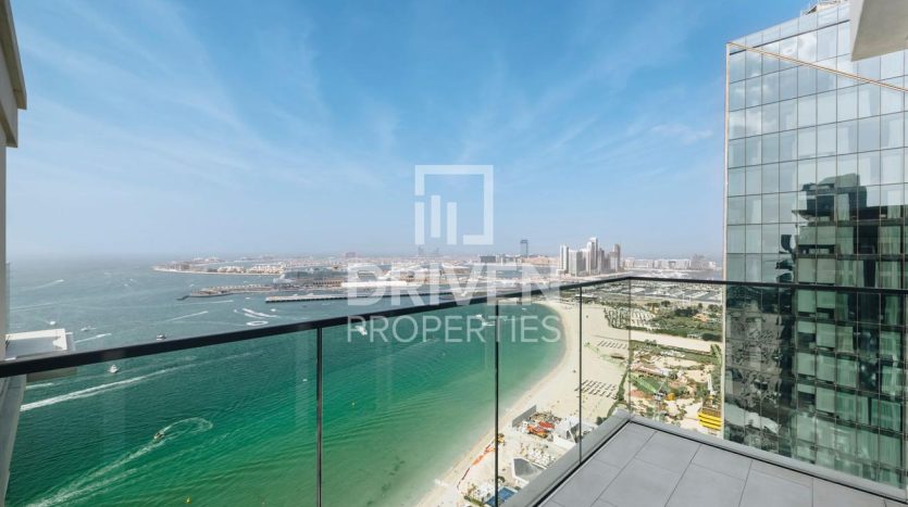 Apartment on Jumeirah Beach Residence, Dubai, 5 bedrooms, 412 m2 / per year