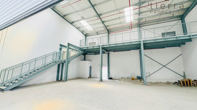 Warehouse Dubai, 288 m2 / per year