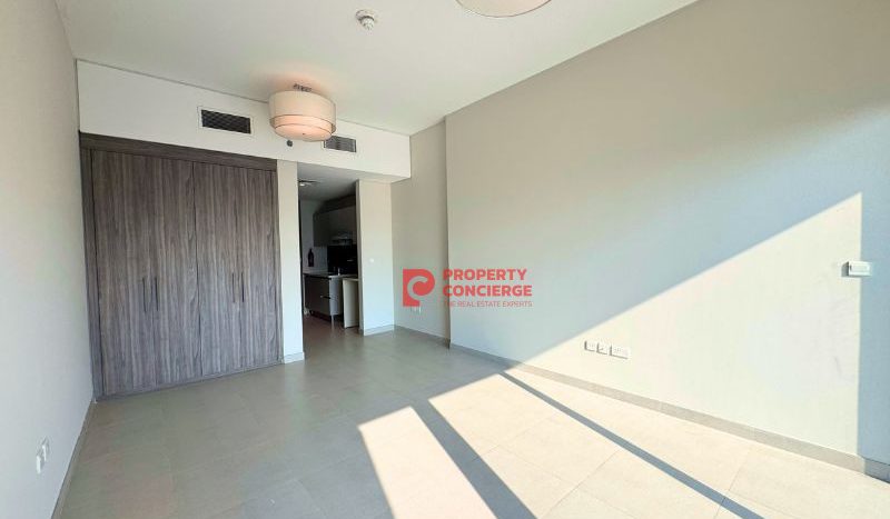 Apartment on Business Bay, Dubai, 45 m2 / per month