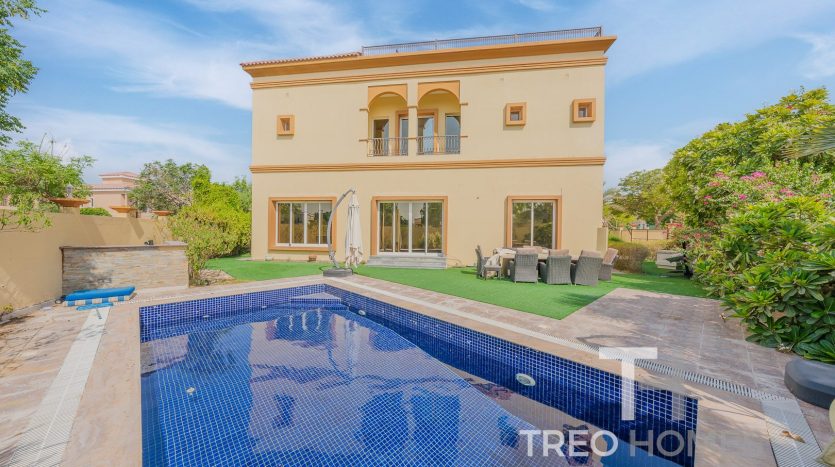 Вилла в The Villa, Дубай, 6 спален, 787 м2 / в год