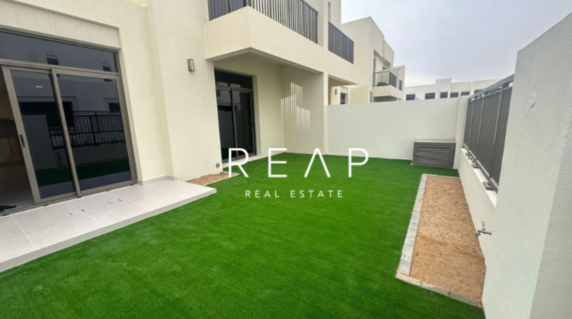 Townhouse on Town Square, Dubai, 3 bedrooms, 187.8 m2 / per year