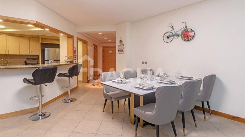 Apartment on Palm Jumeirah, Dubai, 3 bedrooms, 205.5 m2 / per year