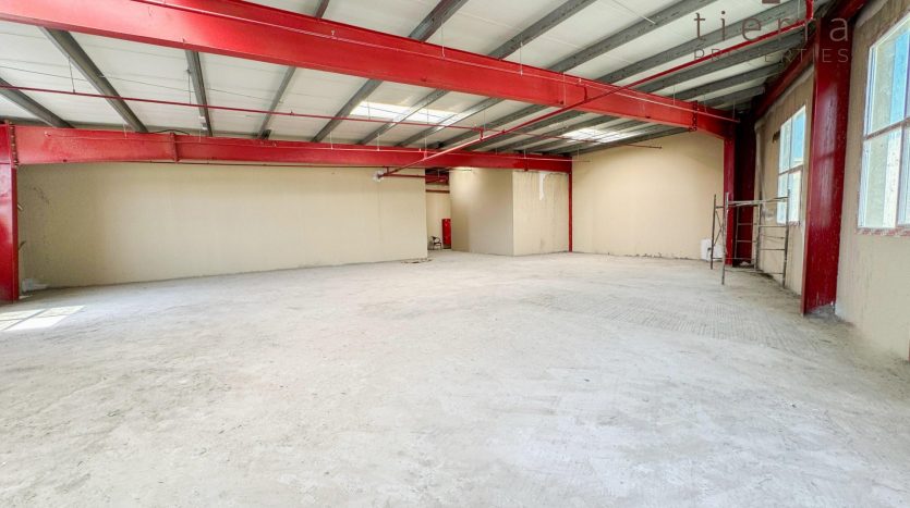 Warehouse on Al Khawanizh, Dubai, 659.6 m2 / per year