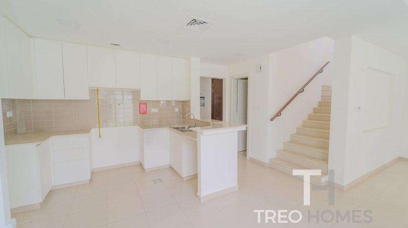 Townhouse on Town Square, Dubai, 4 bedrooms, 225 m2 / per year