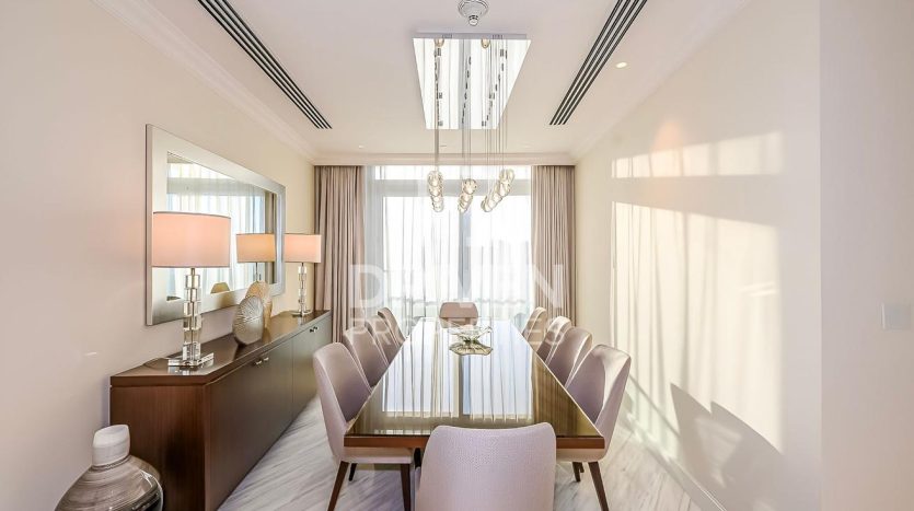 Apartment on Downtown Burj Dubai, 4 bedrooms, 254 m2 / per year