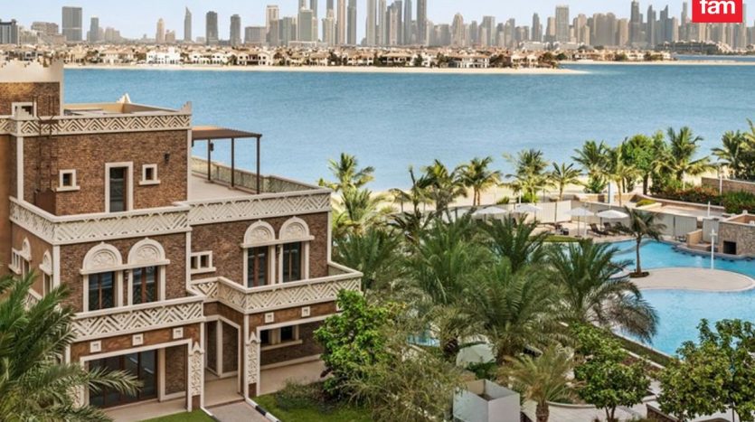 Apartment on Palm Jumeirah, Dubai, 2 bedrooms, 148 m2 / per year