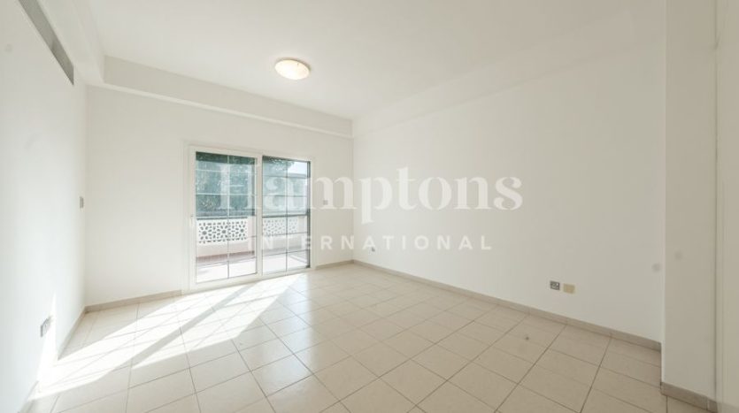 Вилла в The Lakes, Дубай, 5 спален, 353.2 м2 / в год