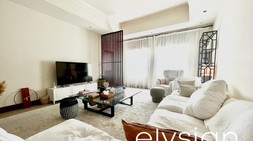 Apartment on Palm Jumeirah, Dubai, 3 bedrooms, 346 m2 / per year