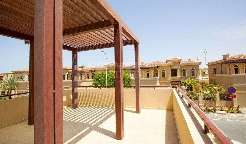 Вилла в Al Raha Golf Gardens, Абу-Даби, 5 спален, 407 м2 / в год