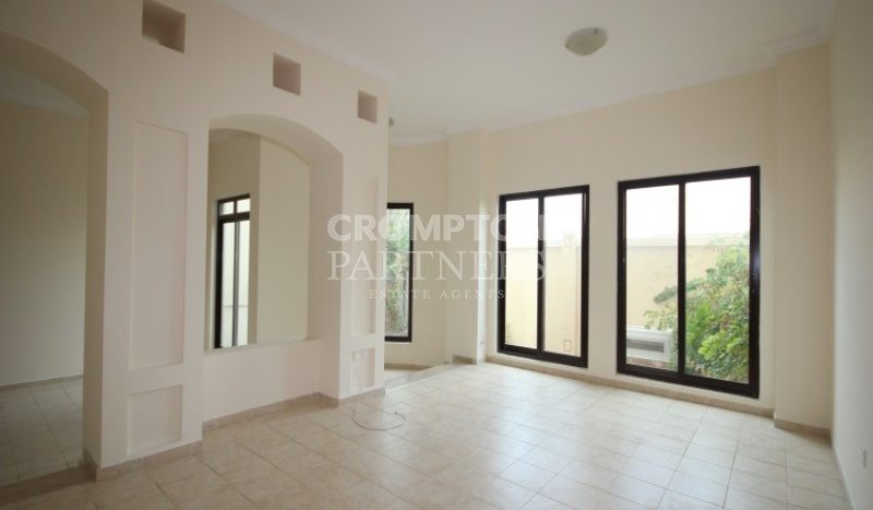Вилла в Al Khalidiya, Абу-Даби, 5 спален, 325 м2 / в год