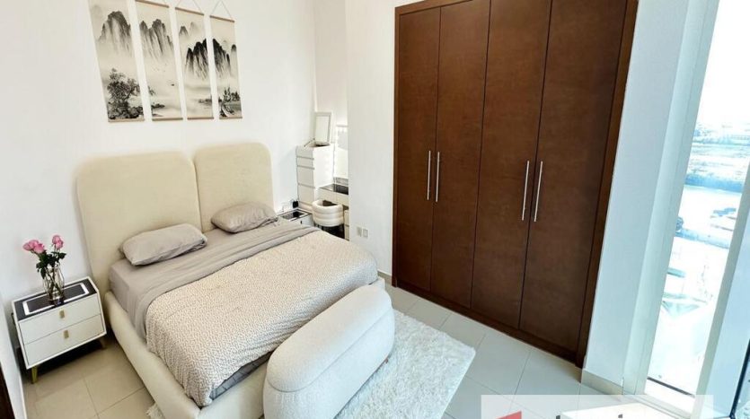 Apartment on Business Bay, Dubai, 1 bedroom, 76.3 m2 / per year