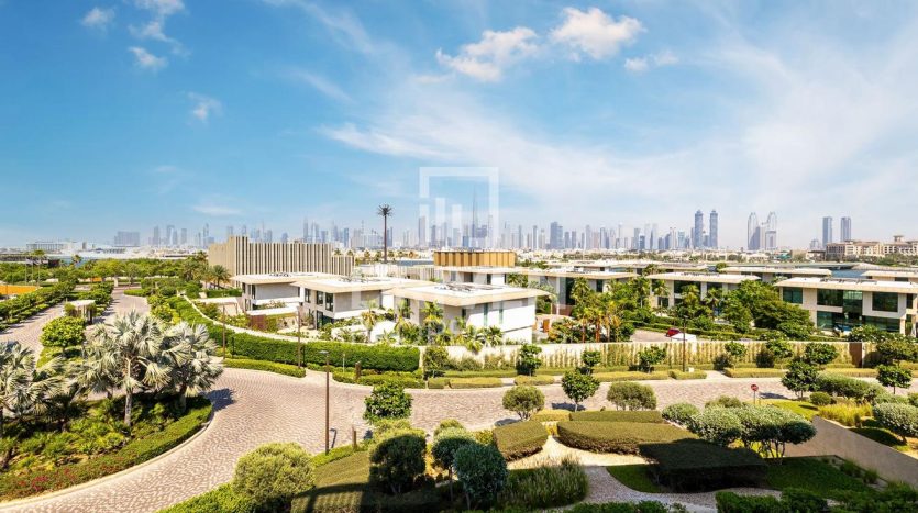 Apartment on Jumeirah, Dubai, 3 bedrooms, 294 m2 / per year
