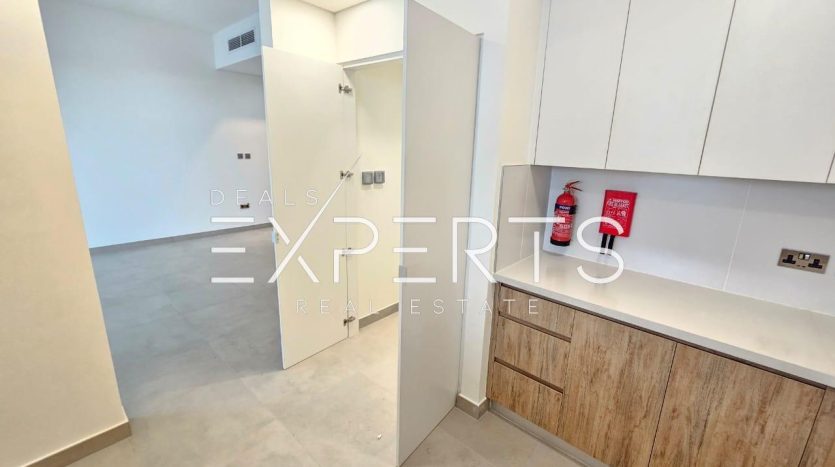 Villa on Yas Island, Abu-Dhabi, 3 bedrooms, 347.9 m2 / per year