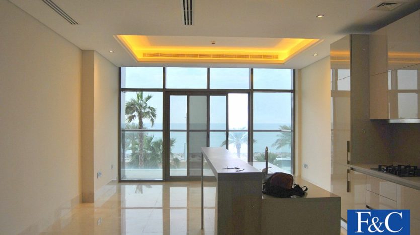 Apartment on Palm Jumeirah, Dubai, 2 bedrooms, 116.4 m2 / per year