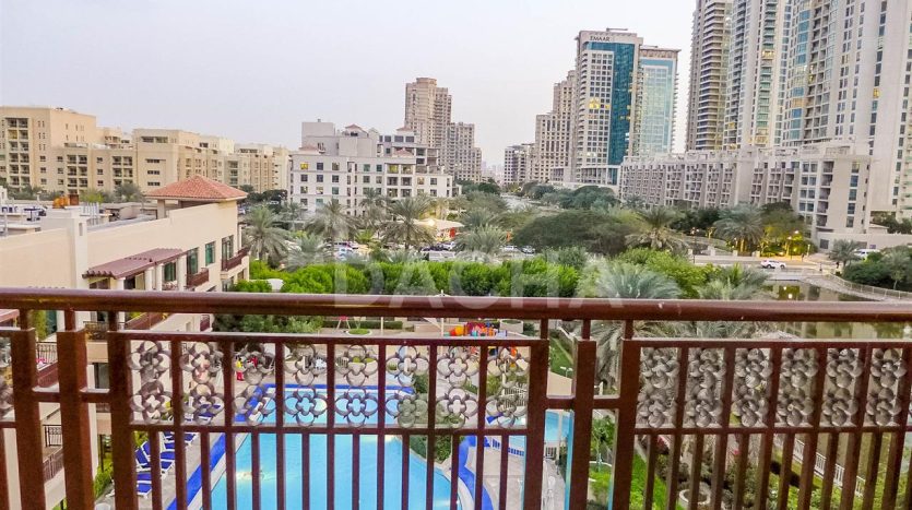 Квартира в The Views, Дубай, 2 спальни, 113.7 м2 / в год