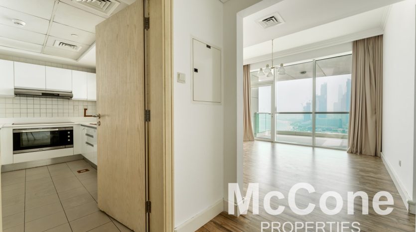 Квартира в Джумейра Бич Резиденс, Дубай, 2 спальни, 154.96 м2 / в год