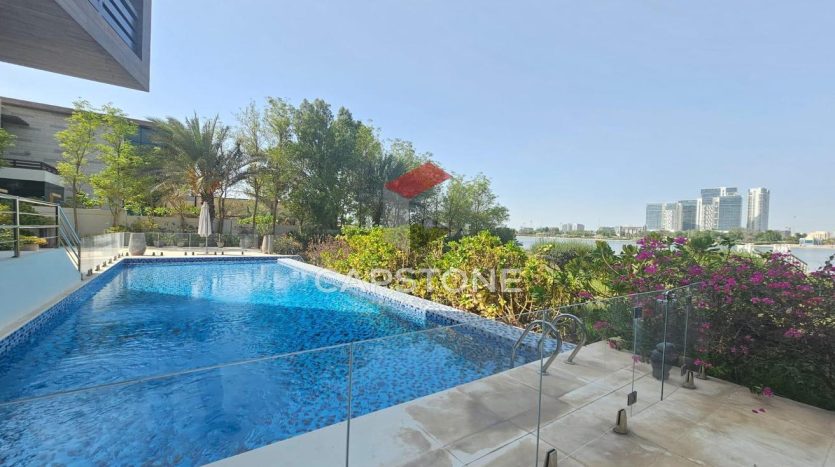 Villa on Al Maqtaa, Abu-Dhabi, 5 bedrooms, 1254 m2 / per year