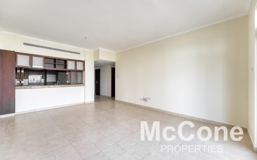 Квартира в The Views, Дубай, 2 спальни, 122.17 м2 / в год