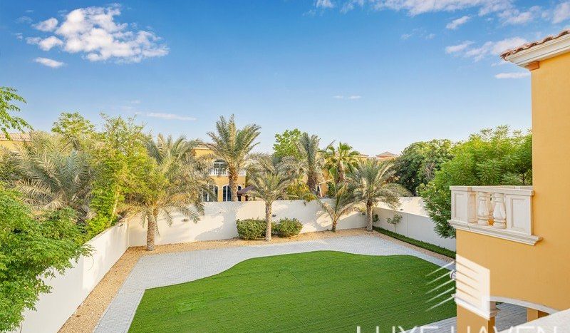 Вилла в Jumeirah Park, Дубай, 5 спален, 435.62 м2 / в год