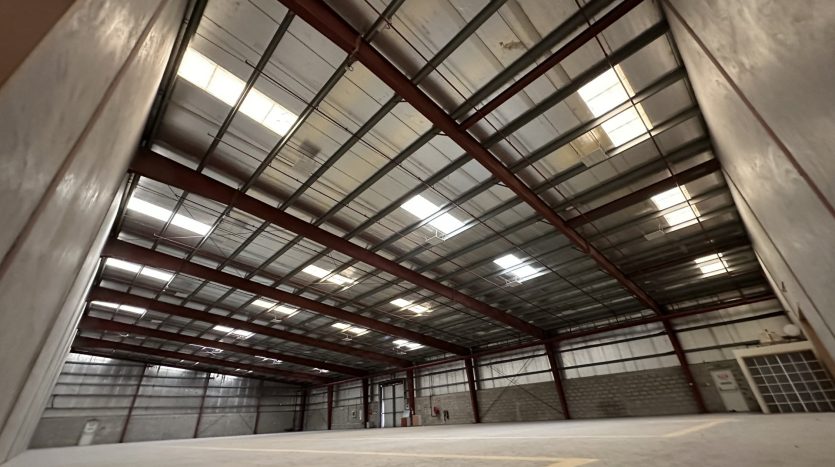Warehouse on Dubai Investment Park, Dubai, 780.4 m2 / per year
