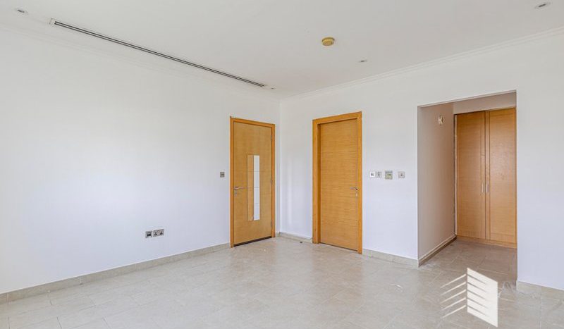 Villa on Jumeirah Park, Dubai, 4 bedrooms, 314.85 m2 / per year