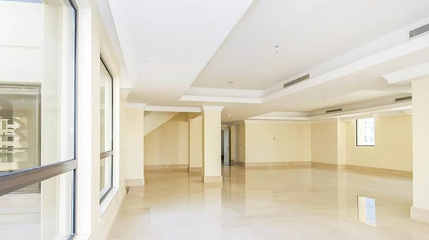 Penthouses on Jumeirah Beach Residence, Dubai, 4 bedrooms, 586 m2 / per year