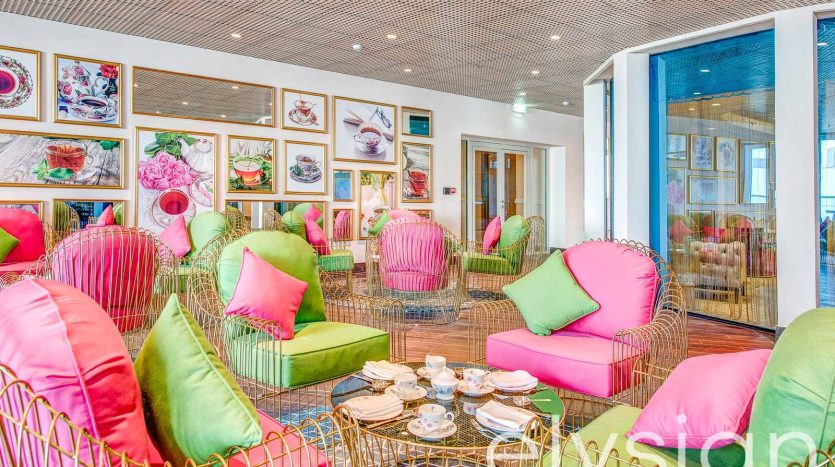 Apartment on Palm Jumeirah, Dubai, 32 m2 / per year