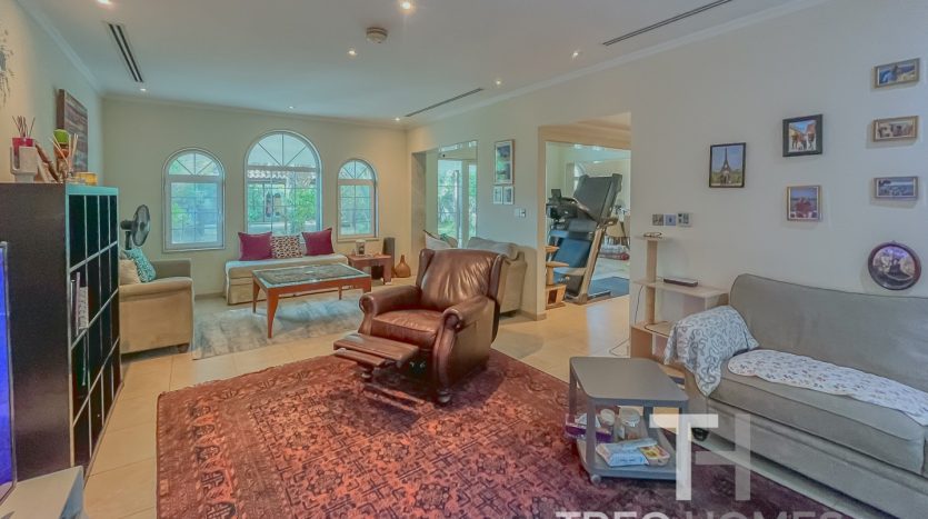 Вилла в Jumeirah Park, Дубай, 3 спальни, 285 м2 / в год