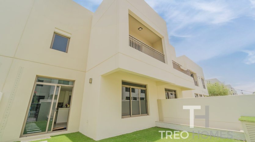 Townhouse on Town Square, Dubai, 4 bedrooms, 225 m2 / per year