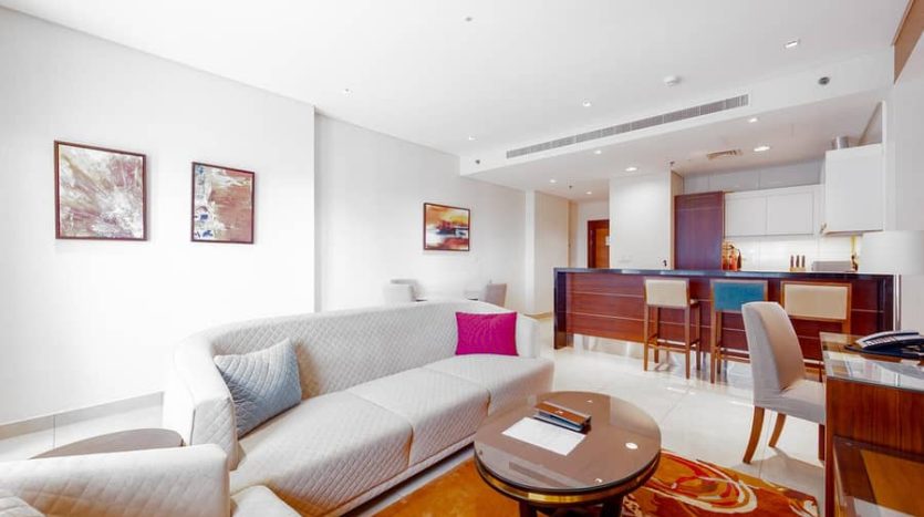 Apartment on Business Bay, Dubai, 2 bedrooms, 115 m2 / per year