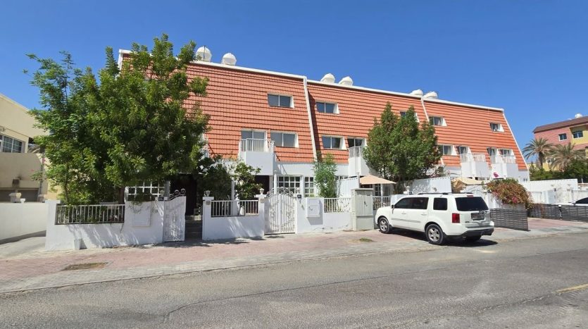 Commercial property on Mirdif, Dubai, 5 bedrooms, 1369 m2  | Foto 4