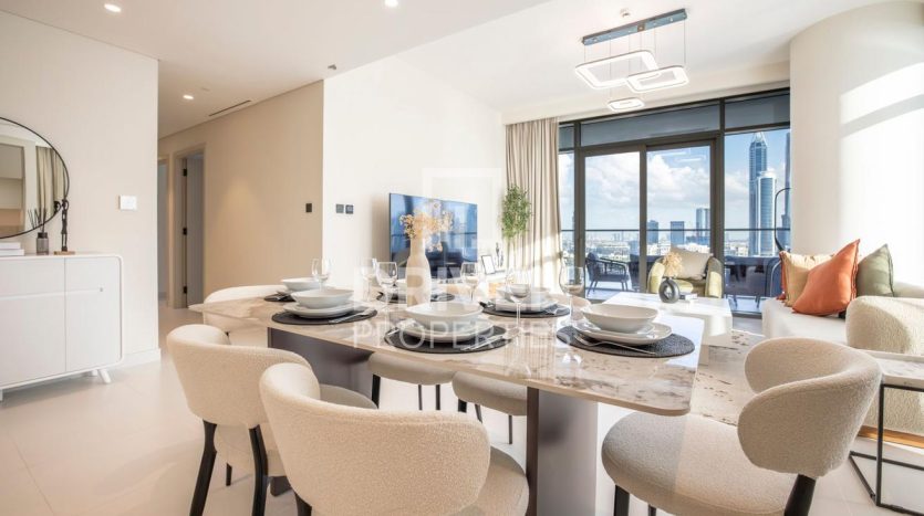 Apartment on Dubai Harbour, Dubai, 4 bedrooms, 163 m2 / per year